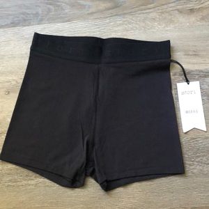 stori. 3 inch hero shorts